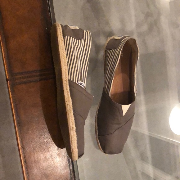 Toms shoes men’s 11 - Picture 4 of 4